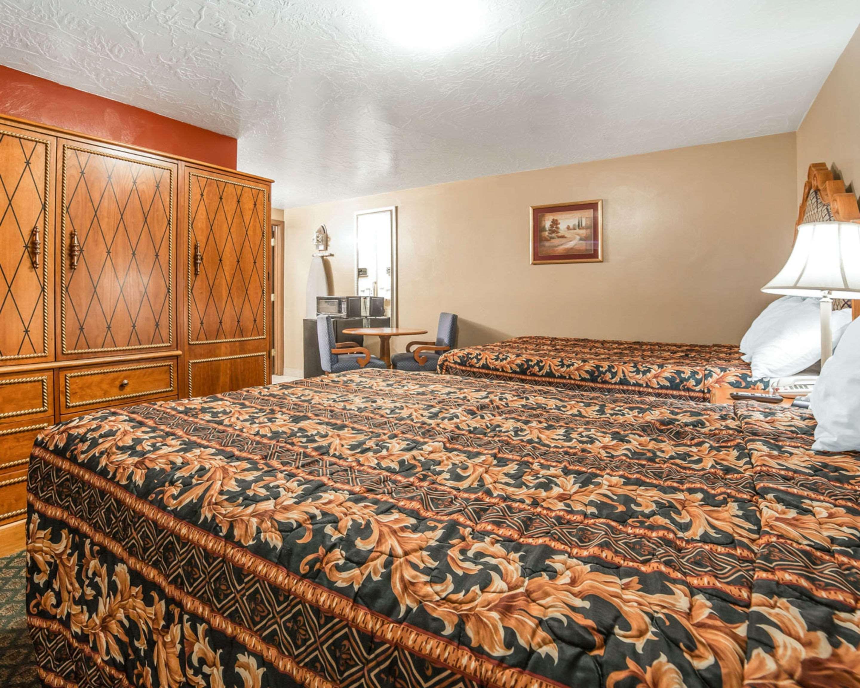 Riverton Inn & Suites ריברטון מראה חיצוני תמונה