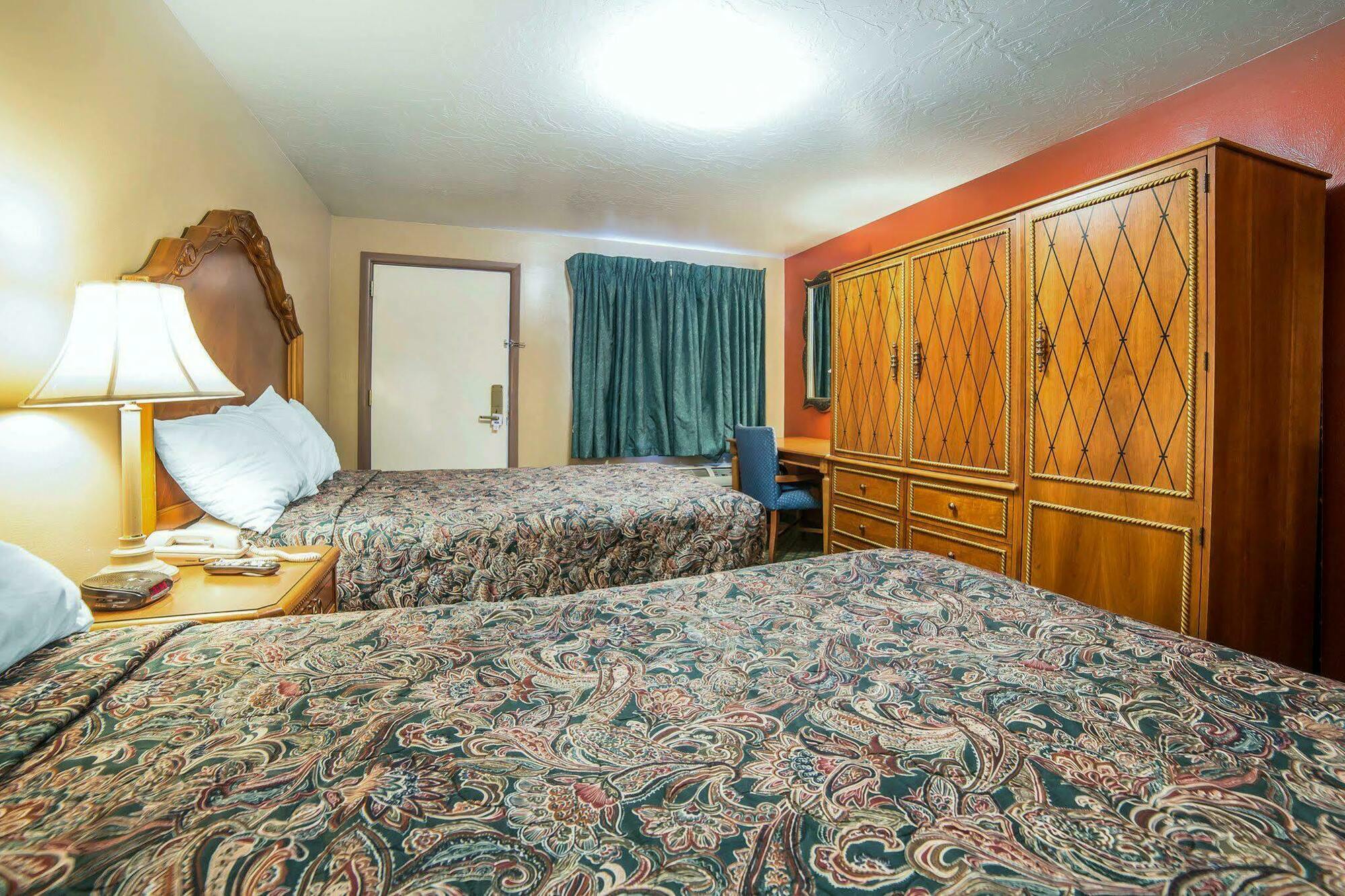 Riverton Inn & Suites ריברטון מראה חיצוני תמונה