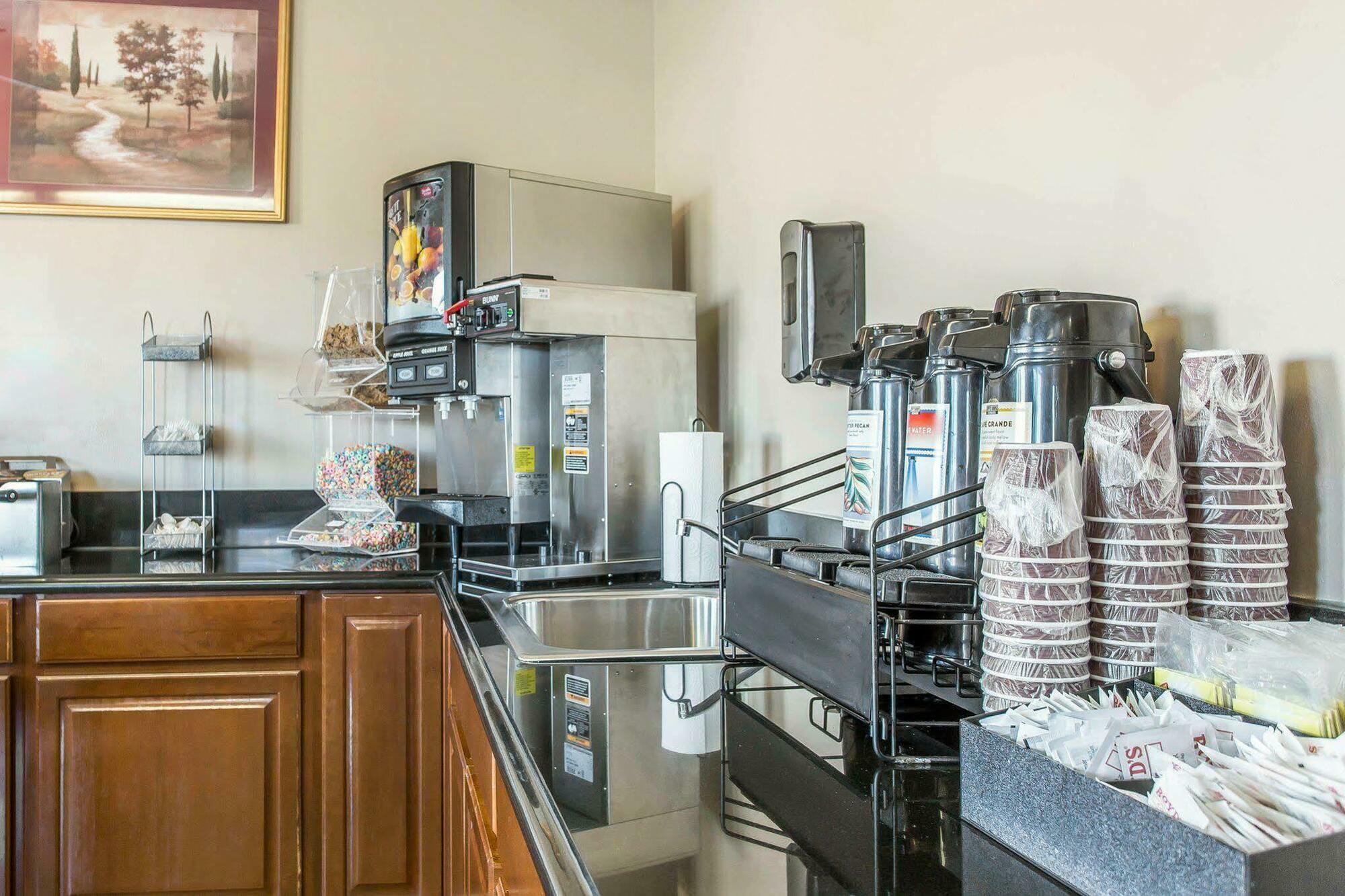 Riverton Inn & Suites ריברטון מראה חיצוני תמונה